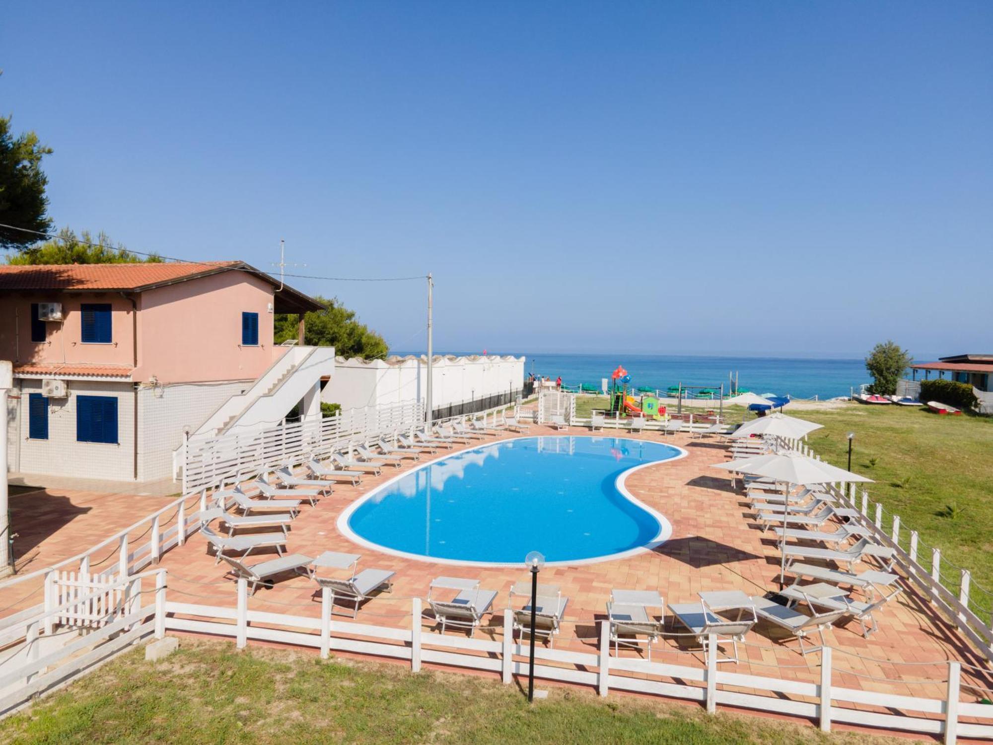 Villaggio Residence Emmesse Zambrone Exterior photo